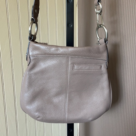 B.makowsky tan leather crossbody purse silver hardware multiple pockets - Picture 5 of 10